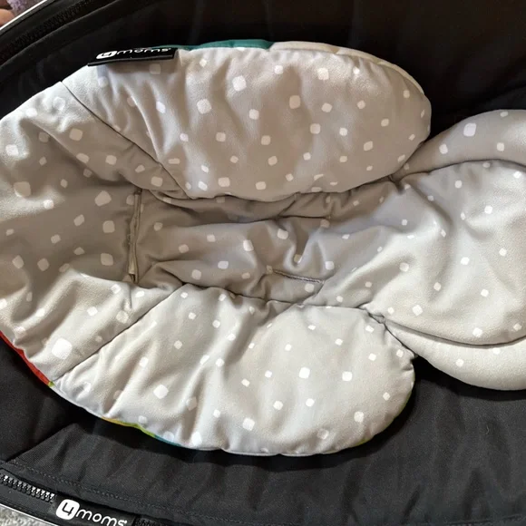 Reversible infant insert for MamaRoo - Picture 2 of 2